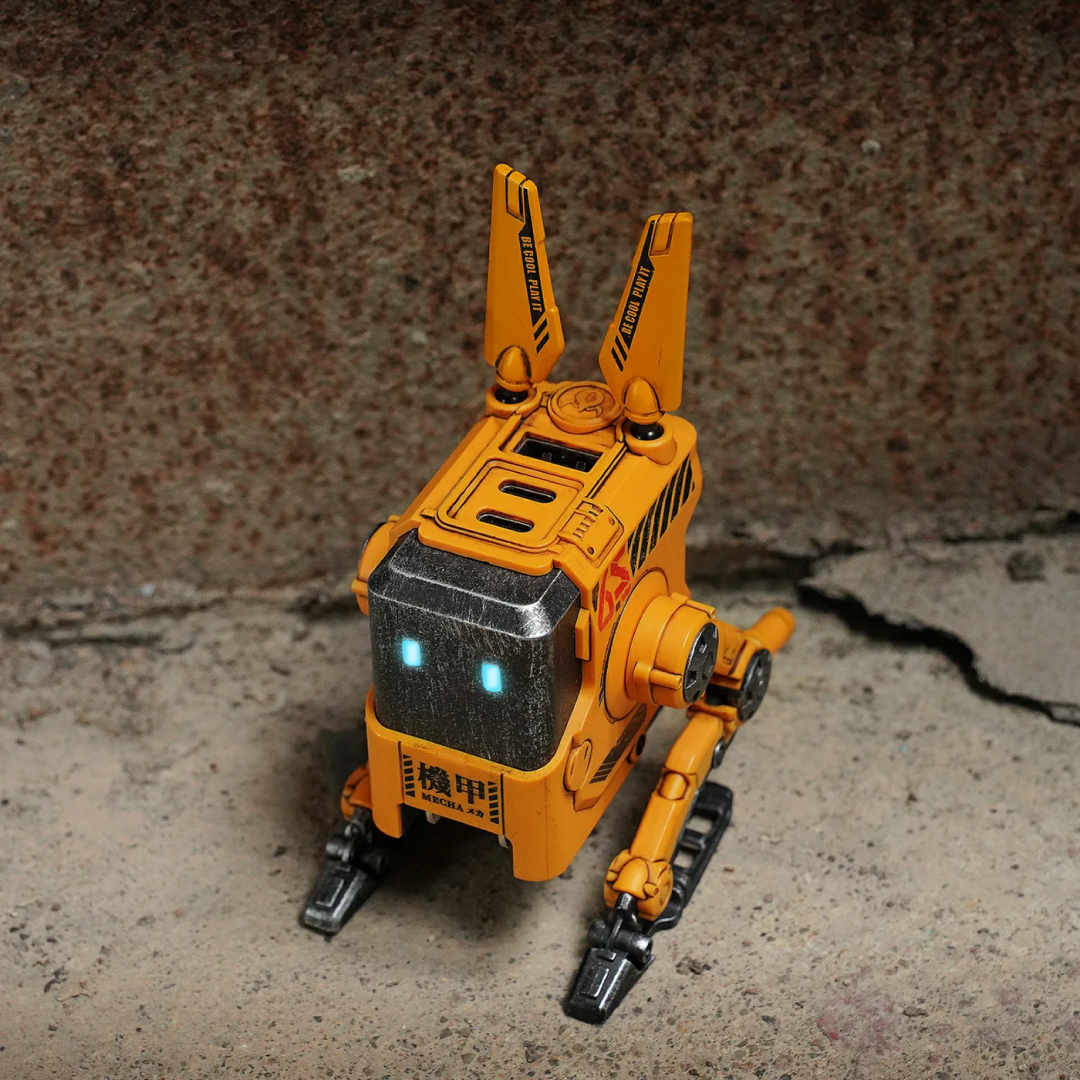 The Alpha65 War-Damaged Yellow (also called Combat Yellow / War-Damaged Yellow Special Edition) is a limited edition 65 W GaN fast charger with bold styling and high utility. It combines cutting-edge charging tech with a striking, rugged aesthetic.